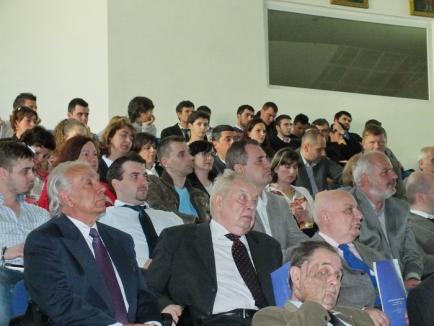 Vivant professores! Seniorii Universităţii din Oradea, celebraţi de urmaşii lor (FOTO/VIDEO)